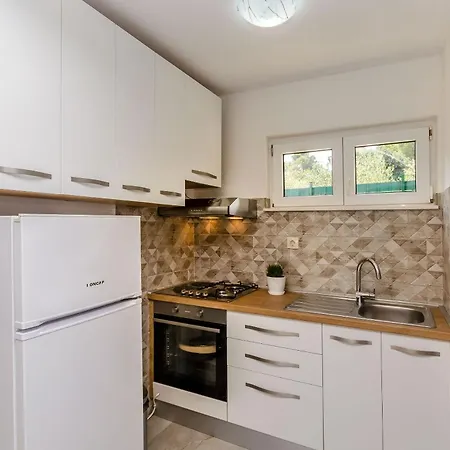 House Kelava Σπίτι διακοπών Basina